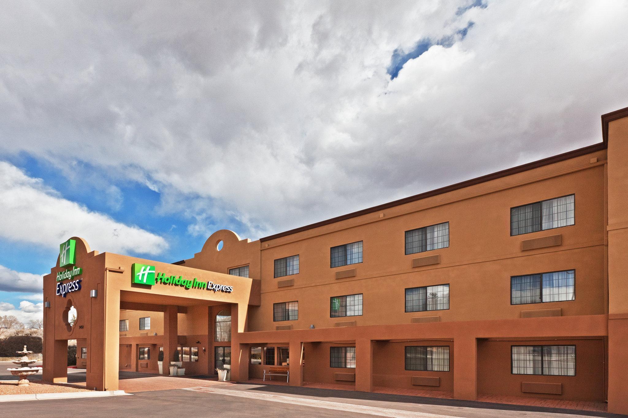 Ramada By Wyndham Santa Fe Hotell Exteriör bild